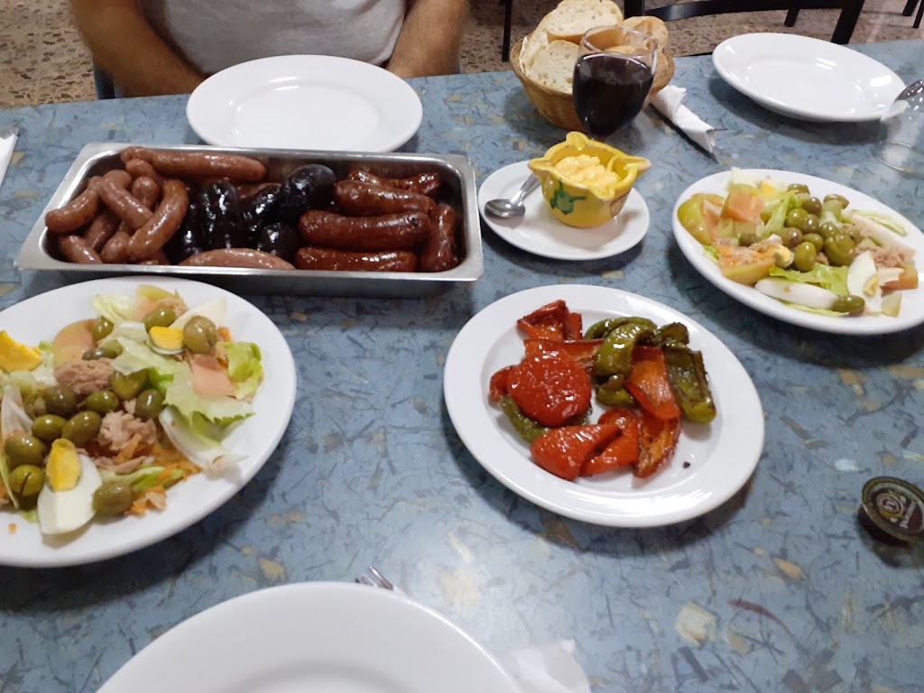 Bar Hermanos Punzano — Comida y bebida