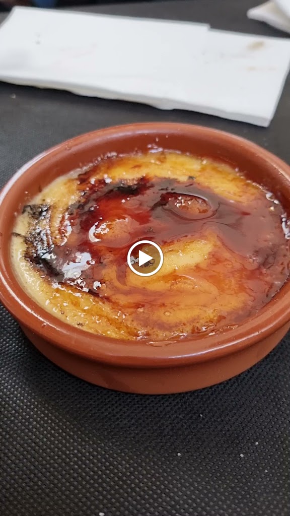 Que s'hi cou Restaurant — Videos