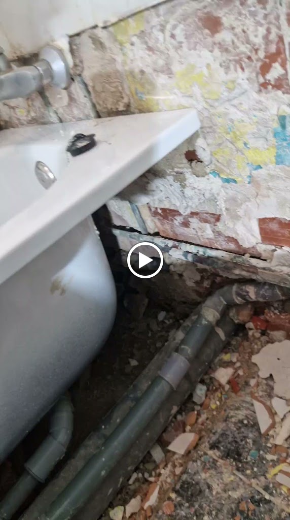 fontanero lampista,Electricista — Cuarto de bano
