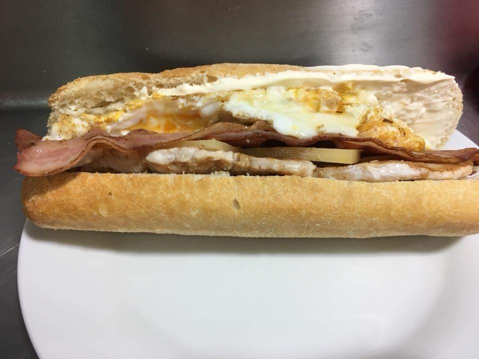 Casa Oliverio — Comida y bebida