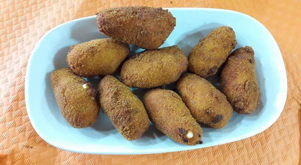 La Bodega Meson Restaurante — Comida y bebida