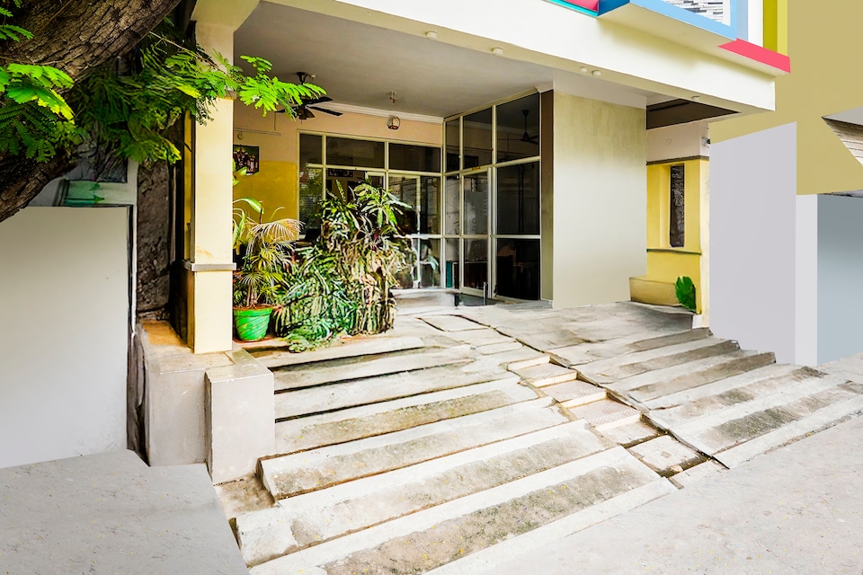 Super Hotel O Karakambadi Road Near Leela Mahal Circle