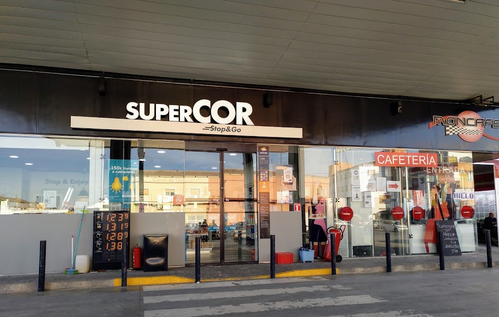 Estacion de Servicio Repsol — Exterior