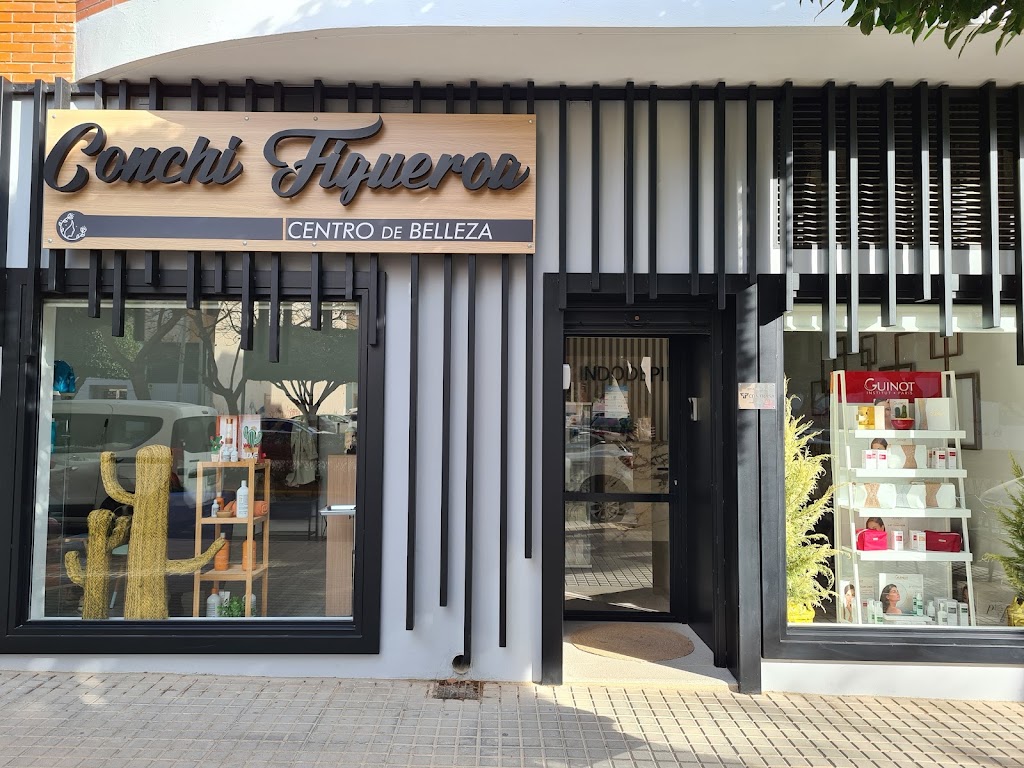 Centro de Belleza Conchi Figueroa — Exterior