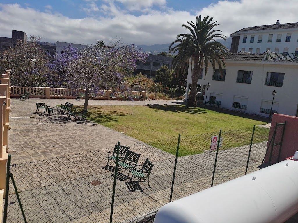 Centro de Mayores La Dehesa — Exterior