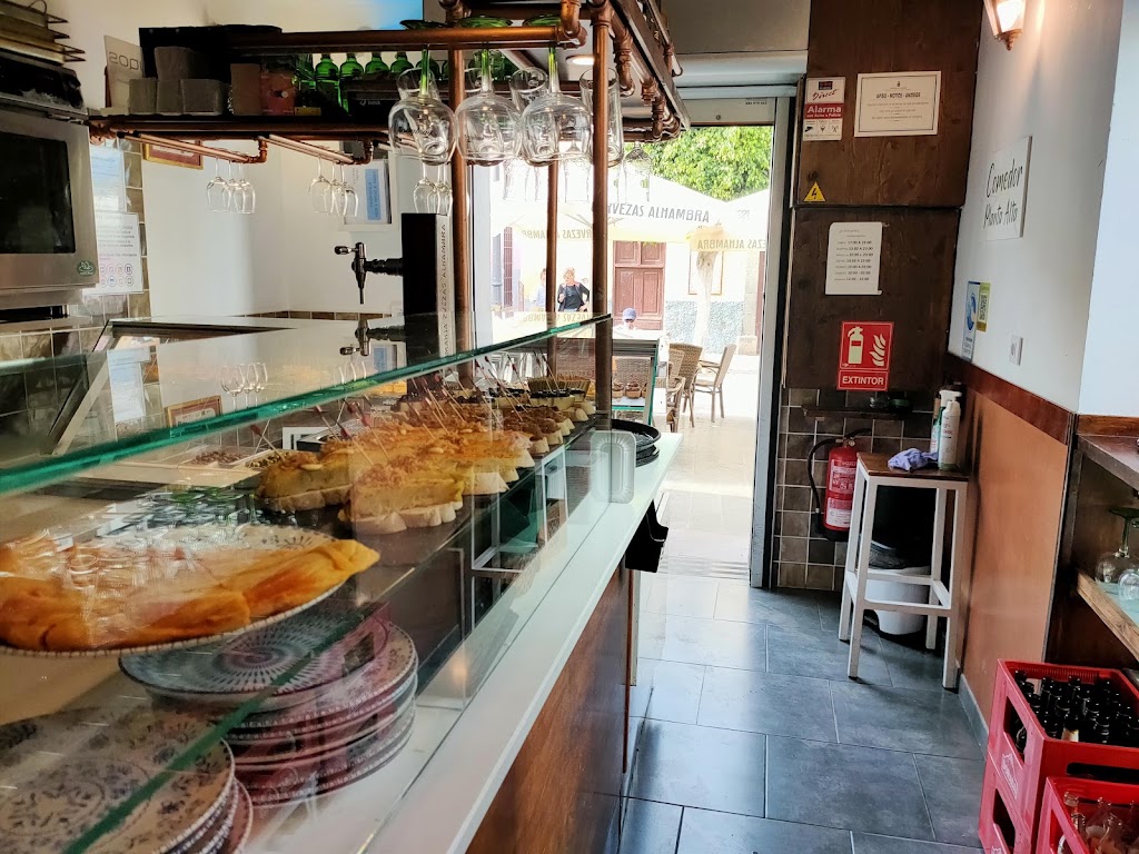Bar Encurtidos Antequera Telde — Comida y bebida