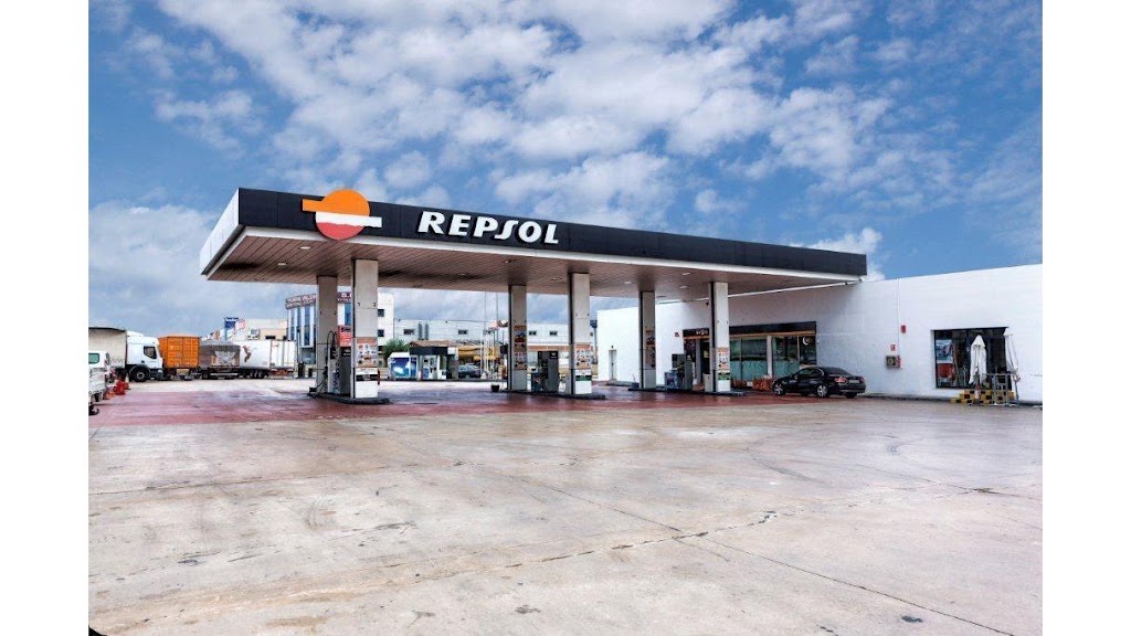 Gasolinera ALZ: Gasoleo a domicilio, cafeteria, estacion de servicio — Surtidor de combustible