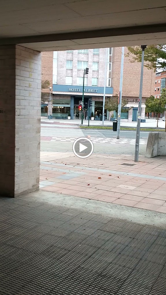 Cafeteria Restaurante Hotel Albret — Videos