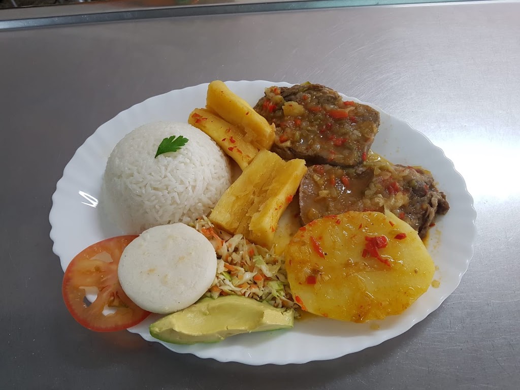 Bar Los Helechos — Comida y bebida