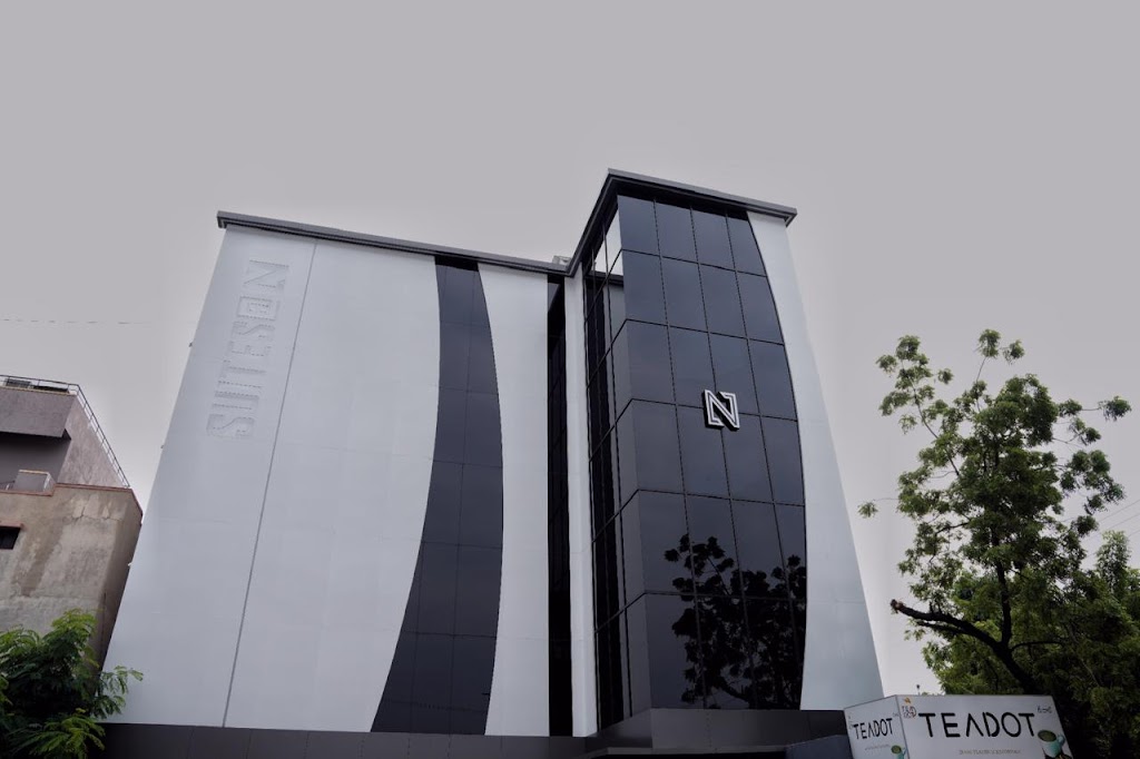 Hotel Suites N