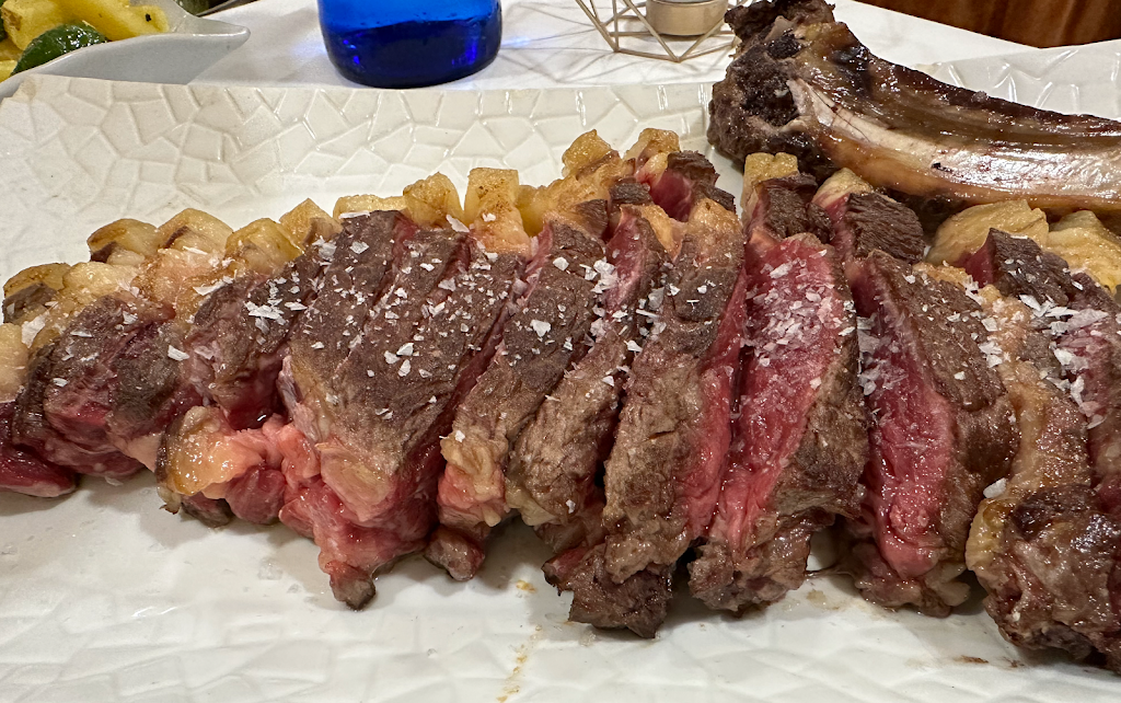 Restaurante Villa de Ferias — Comida y bebida