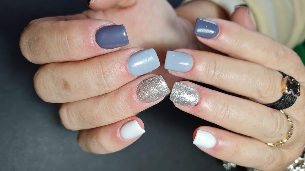 Natalia Guerra | Nails, Beauty, Shop & Academy — Manicura