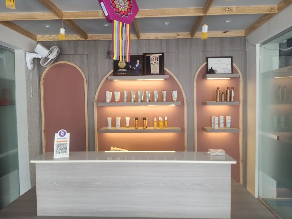 Nikki S Unisex Salon