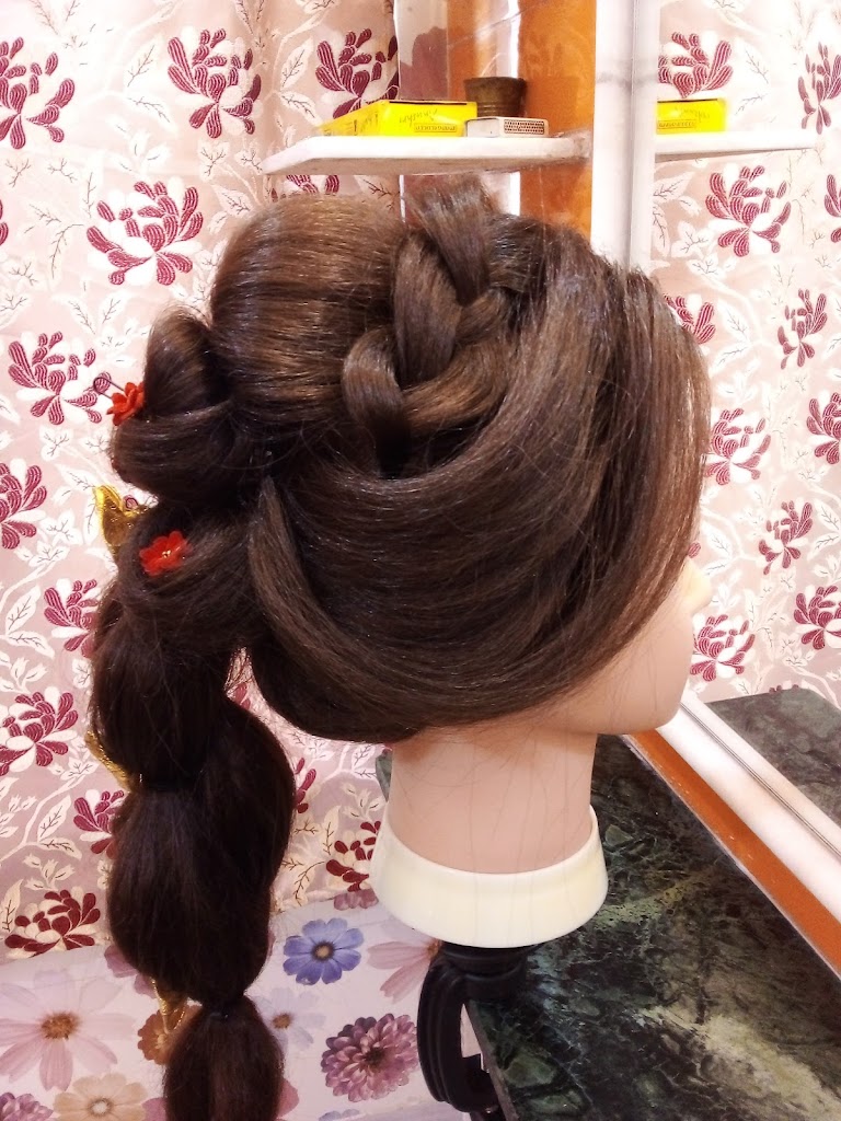 Juhi Ladies Beauty Parlour