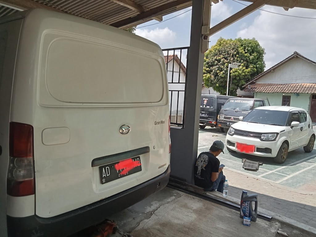 Bengkel Mobil Aman