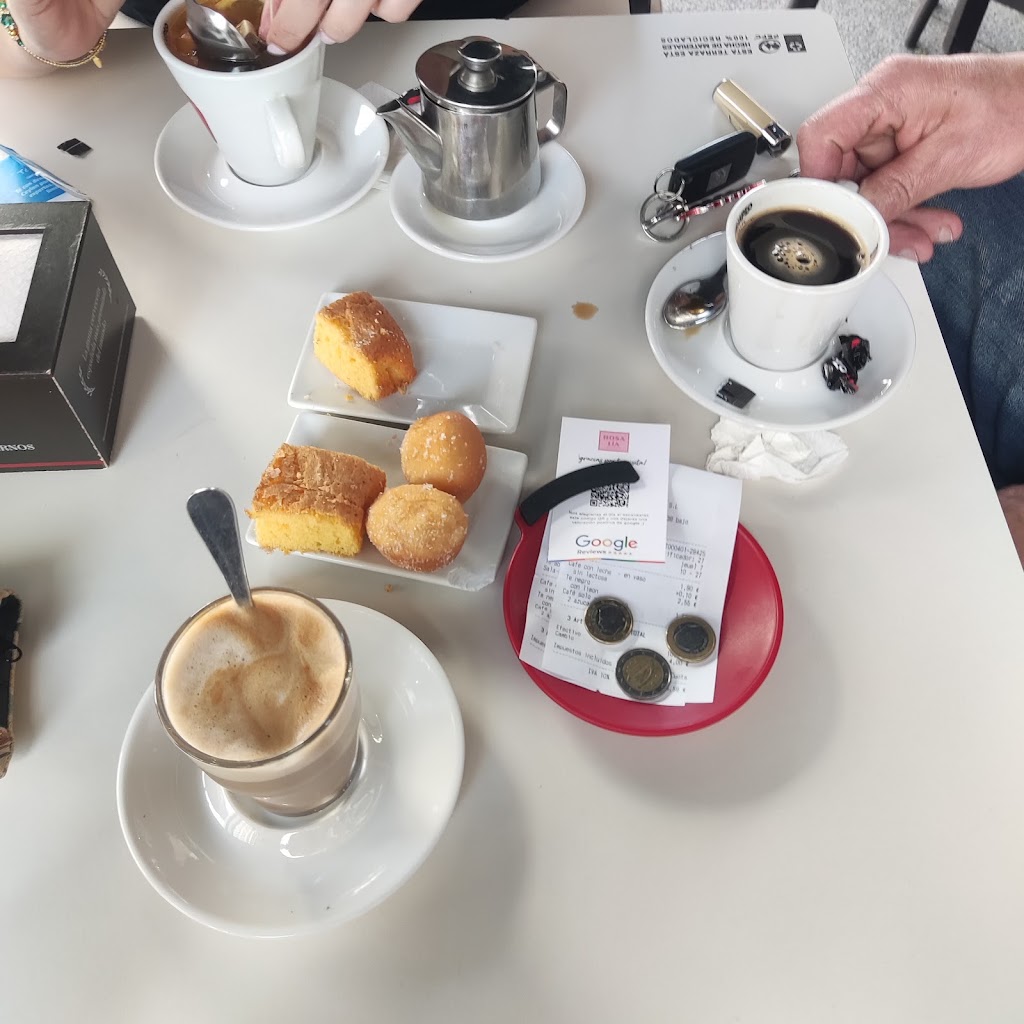 Cafeteria Rosa Lia — Comida y bebida