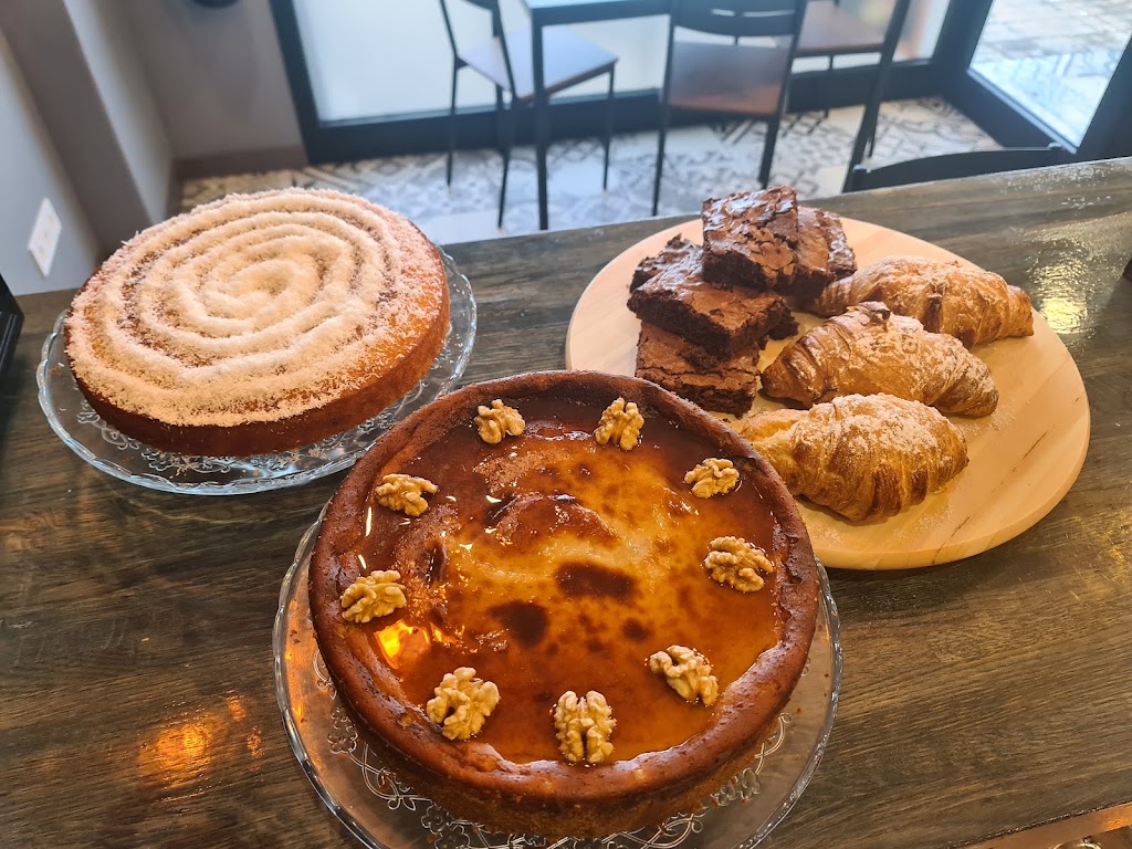 Restaurante La Mirilla De Edy — Comida y bebida