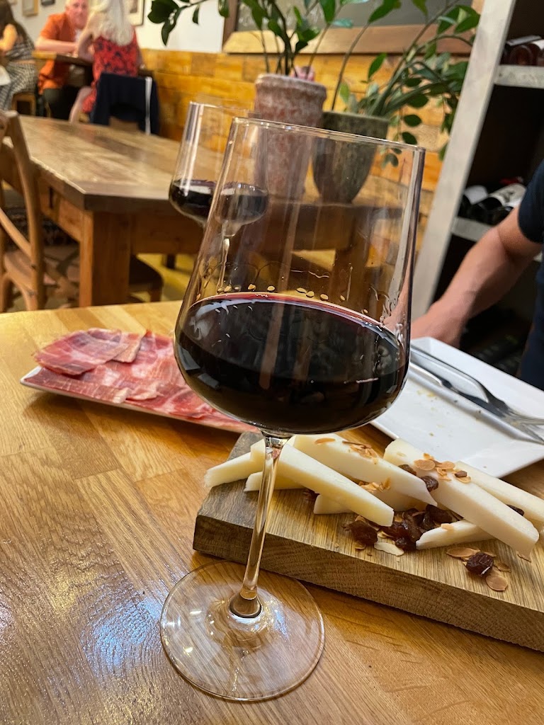 La Trastienda Wine Bar — Vino