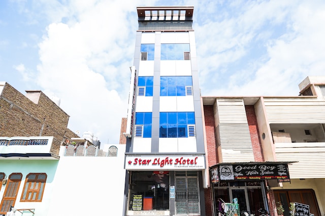 Oyo Starlight Hotel