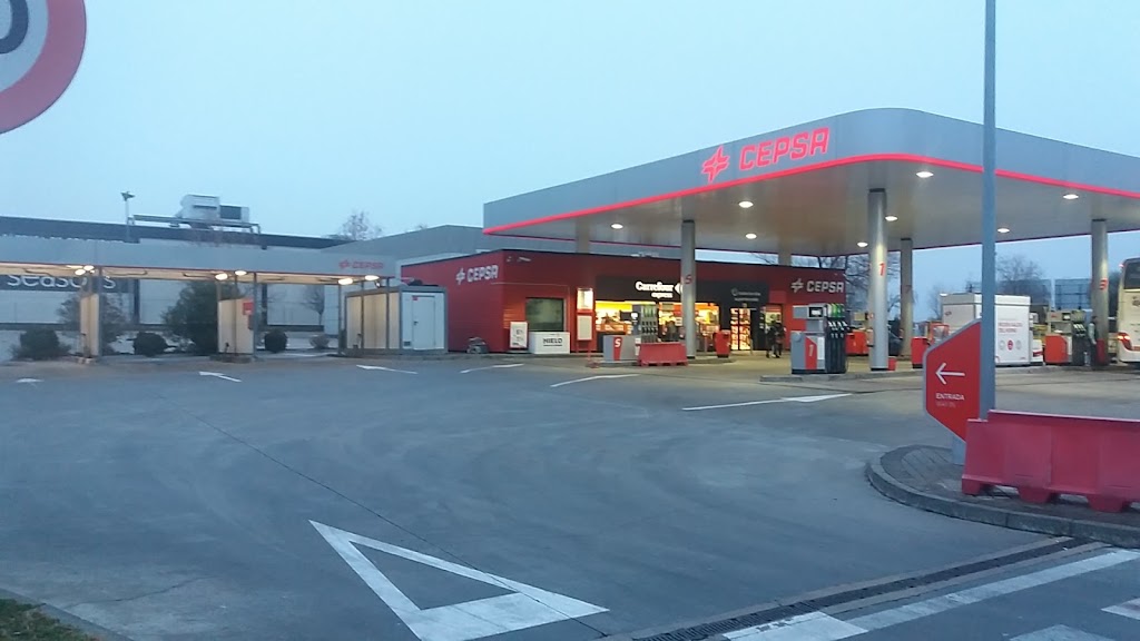 Estacion de servicio Cepsa — Surtidor de combustible