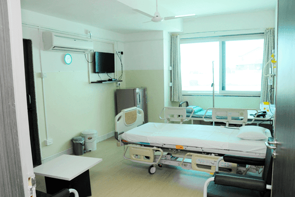 Dr. Shivam Hospital In Dombivli Spine Orthopedic Surgeon Trauma Fracture Hip Joint Knee Replacement