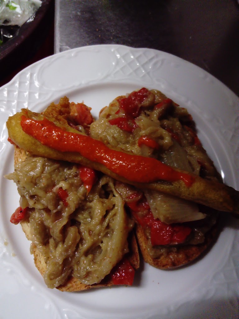 Granja Bar, El Cantir Blau — Comida y bebida