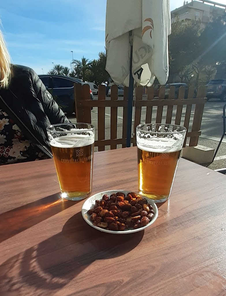 Bar Caudeli — Comida y bebida