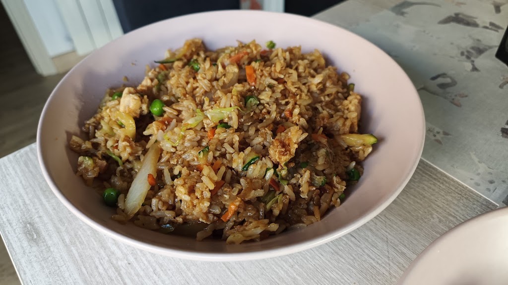 Restaurant Xines Chong Jua — Comida y bebida