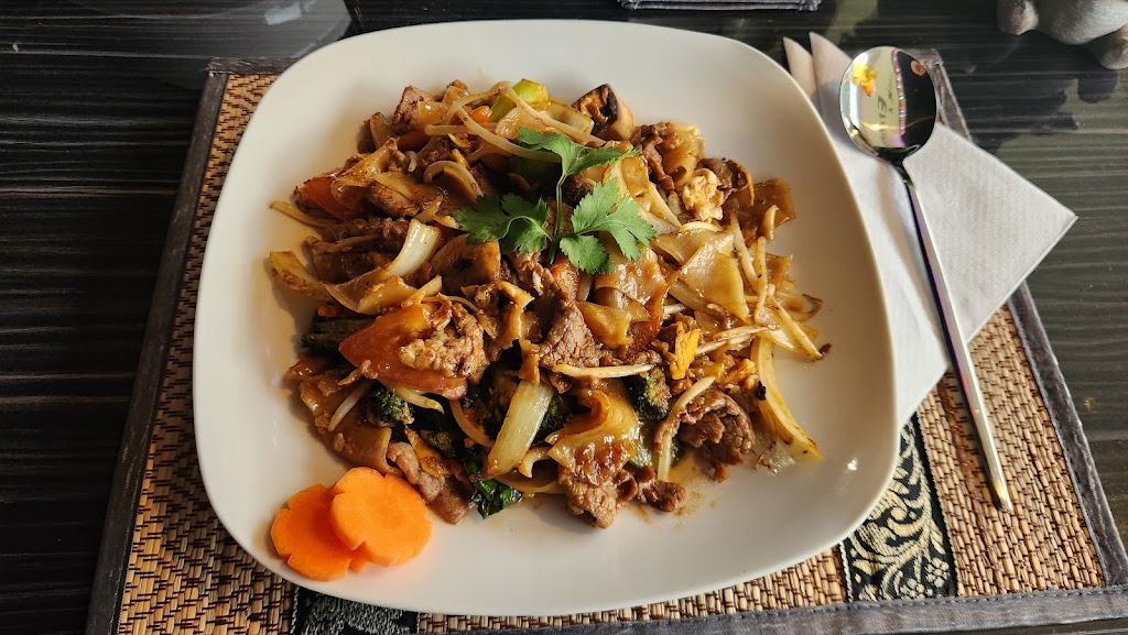 Lucky Elephant Cafe