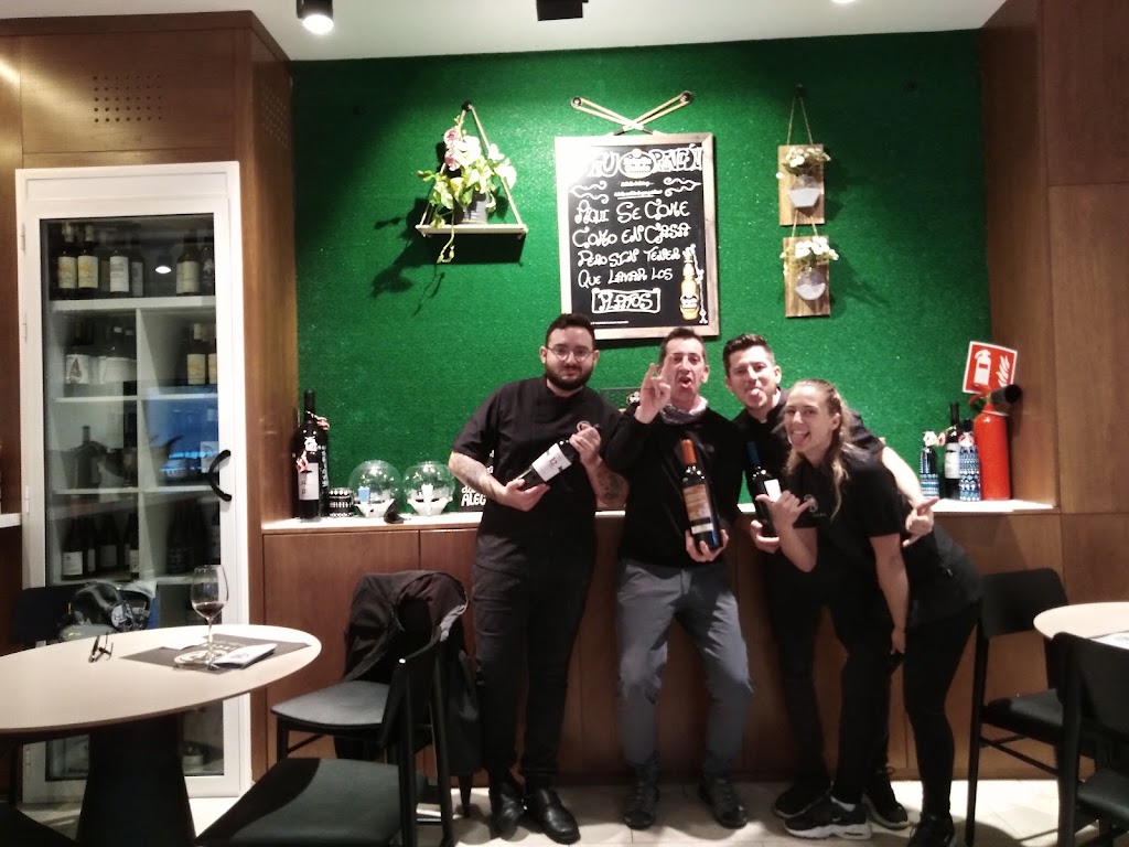 Tu Rincon Gastrobar — Ambiente