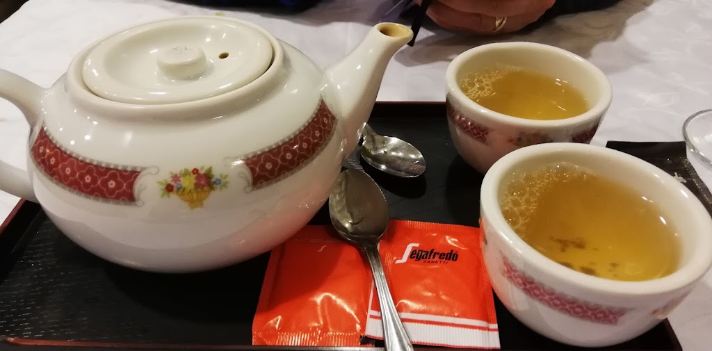 Restaurante Gran Emperador — Comida y bebida