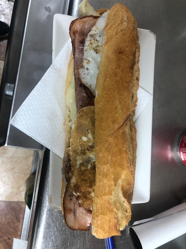 Bar 11 abril 2 — Del propietario