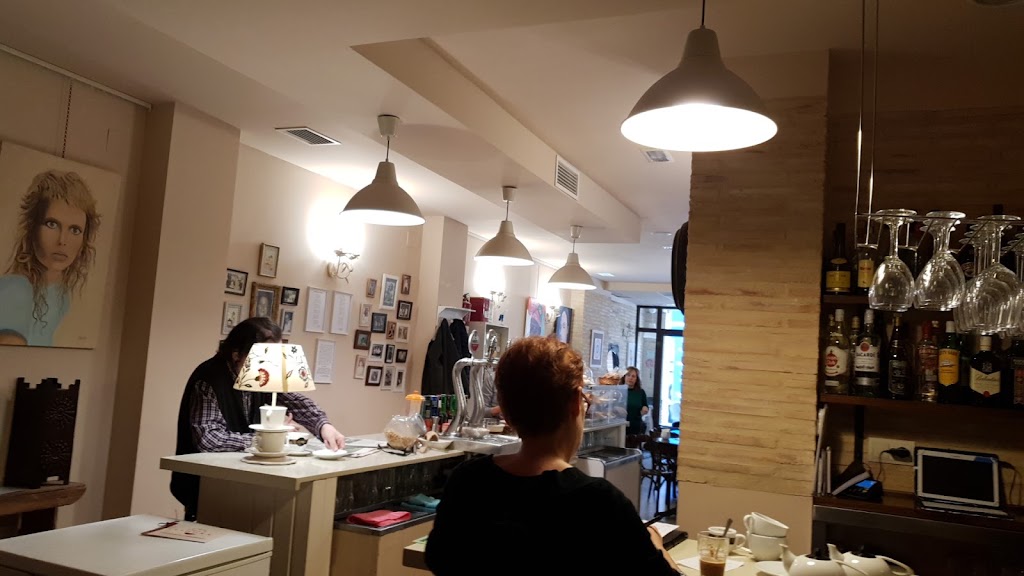 LIDORA CAFE — Ambiente