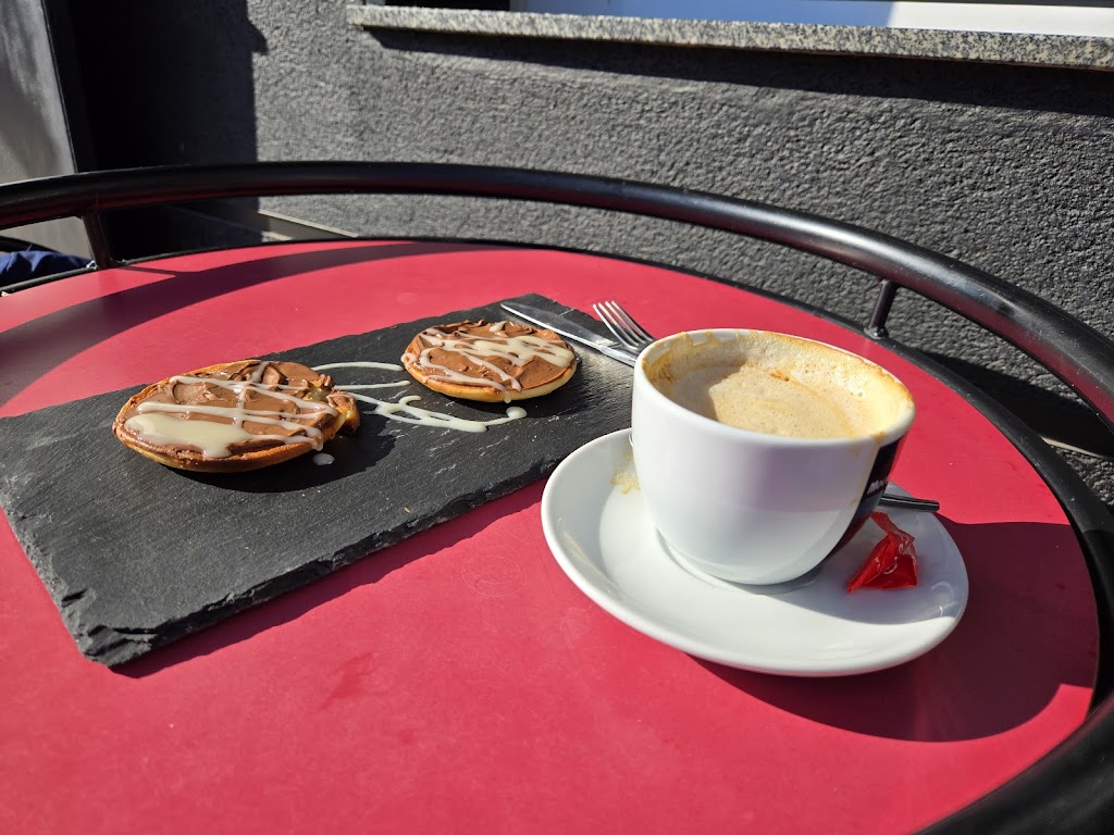 HECHIZO HOOKAH LOUNGE