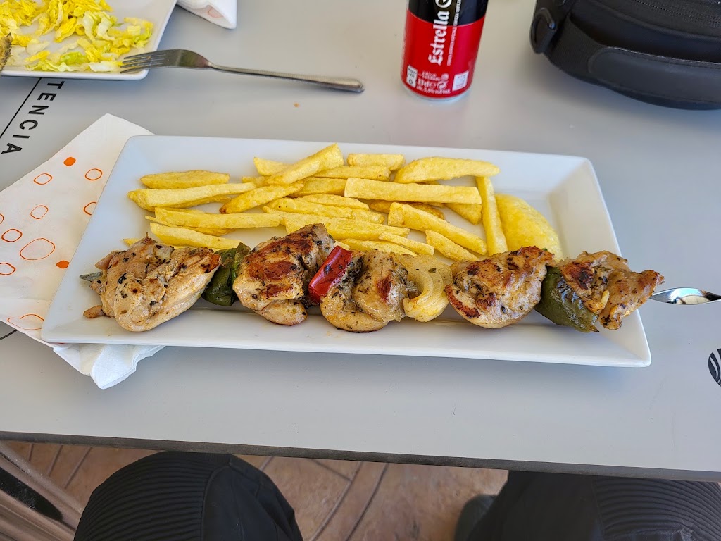 Club Nautico Albendin — Comida y bebida