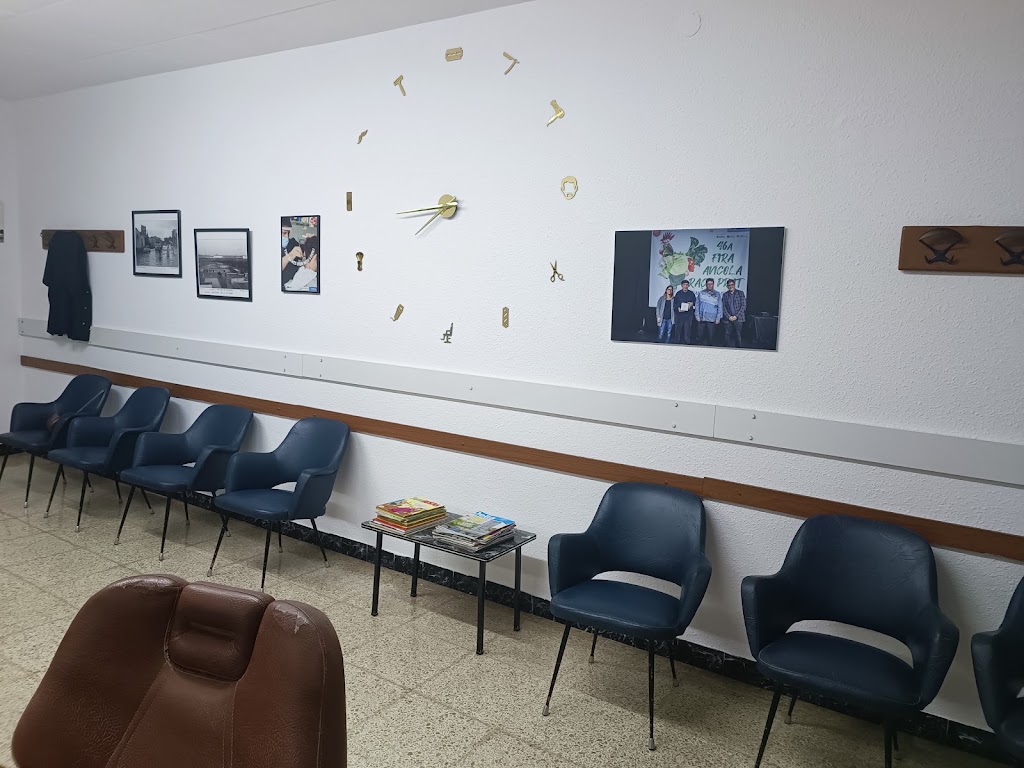 Andres Perruquers — Interior