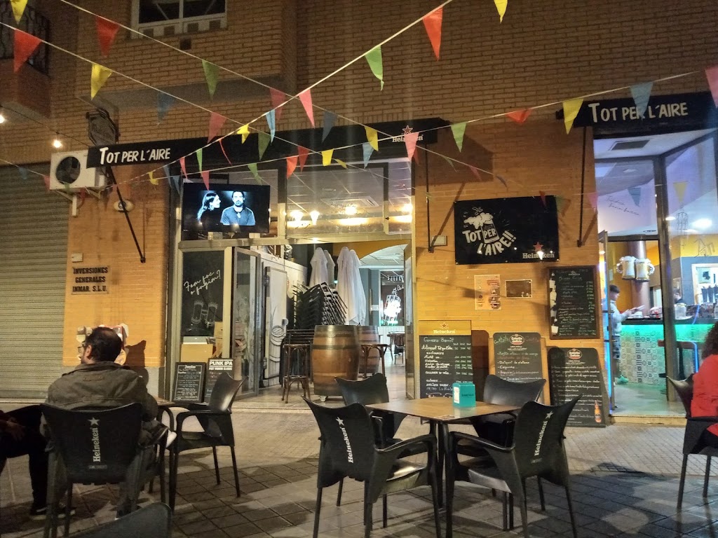 Cerveceria tot per l'aire — Ambiente