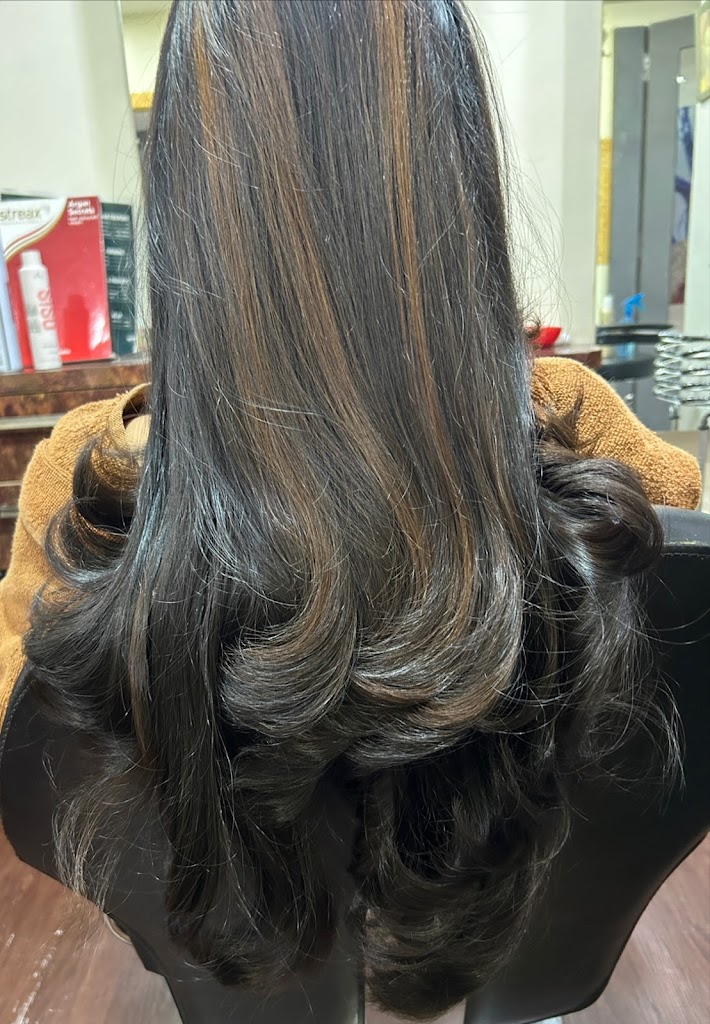 Mivania Beauty Zone Makeover Studio