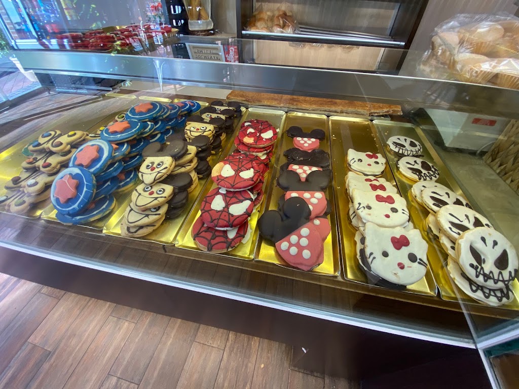 La Tahona de Colmenar — Comida y bebida