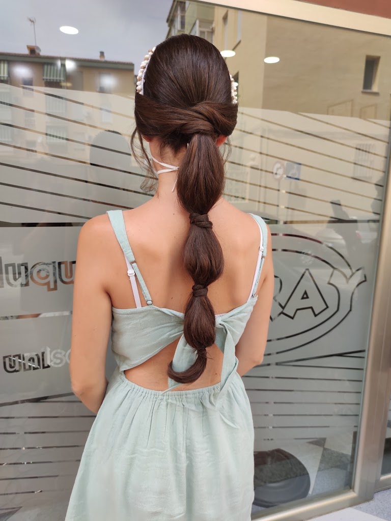 Saray peluqueria y estetica — Peinado
