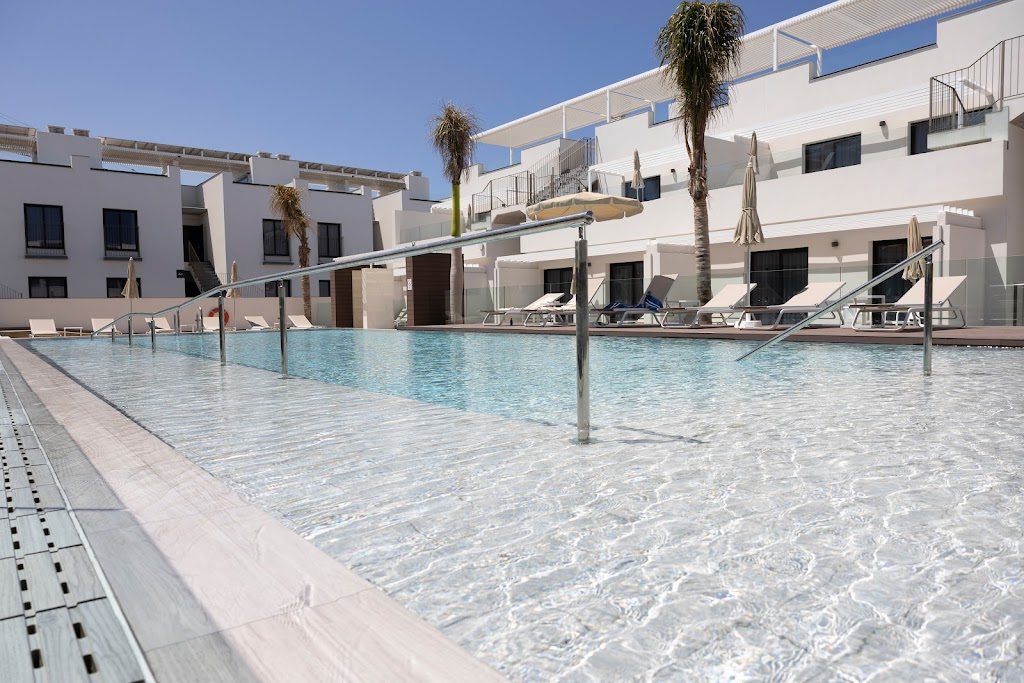 Esmeralda Cotillo Homes by LIVVO