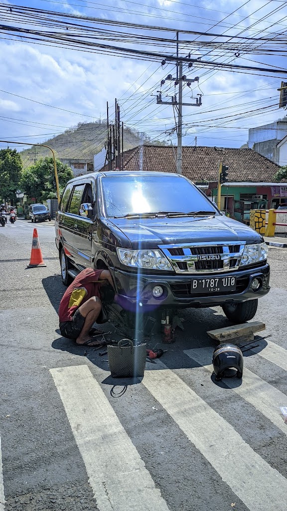 Bengkel Mobil Edy Kuswanto (Pak Bolot) Founder Prakoso Jaya 1