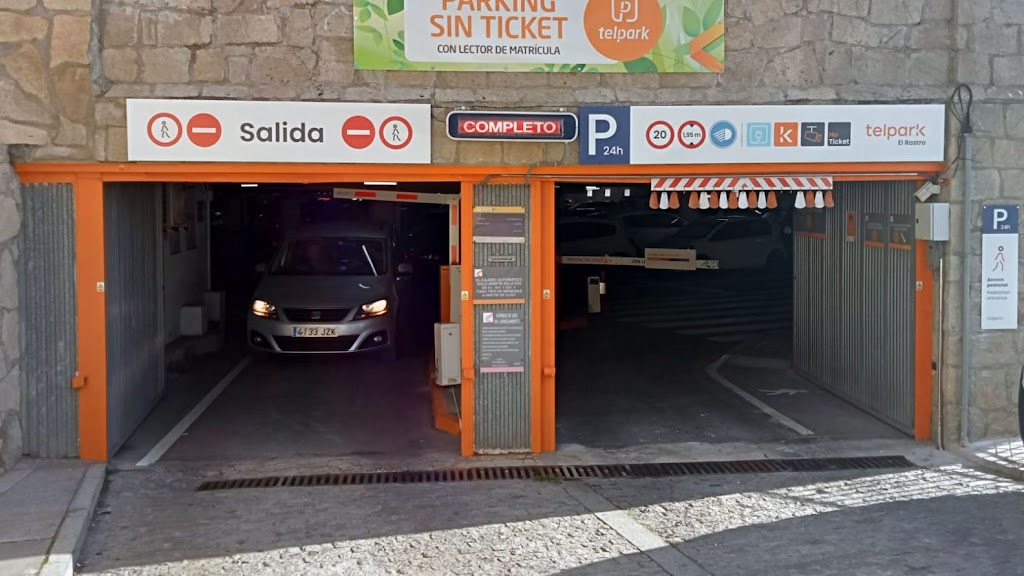 Parking El Rastro telpark by Empark