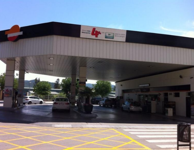 Estacion de Servicio Repsol — Exterior