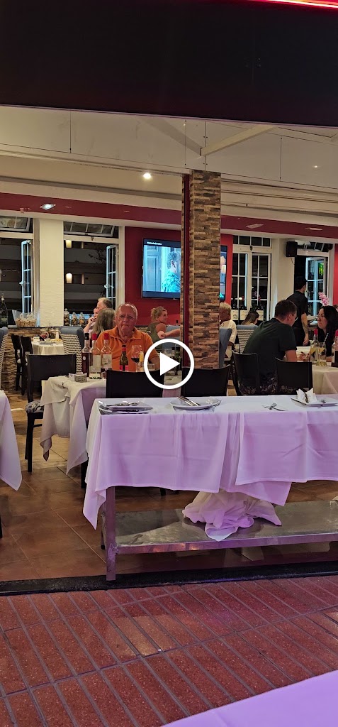 Restaurante Grill Chez Luigi — Ambiente