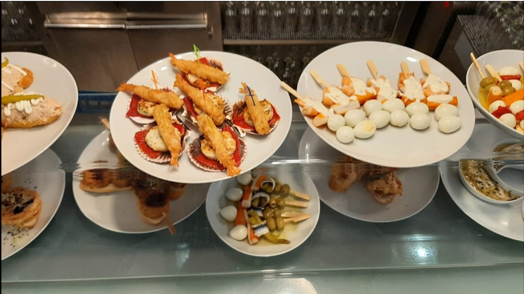 "5" restaurante bar — Comida y bebida