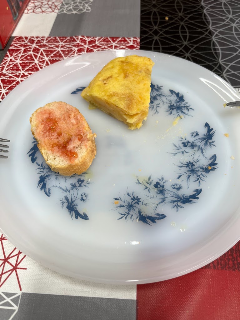Bar La Cabana — Comida y bebida