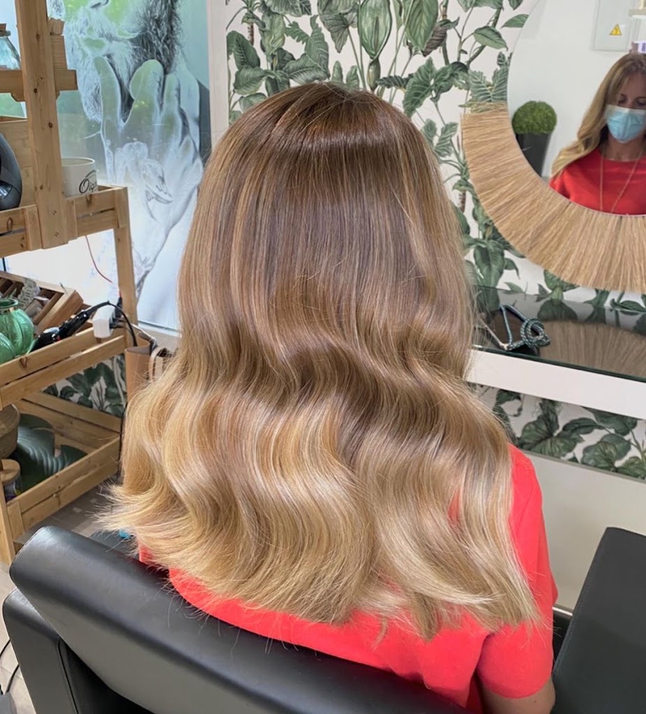 Kelly Ann Hair Salon — Del propietario