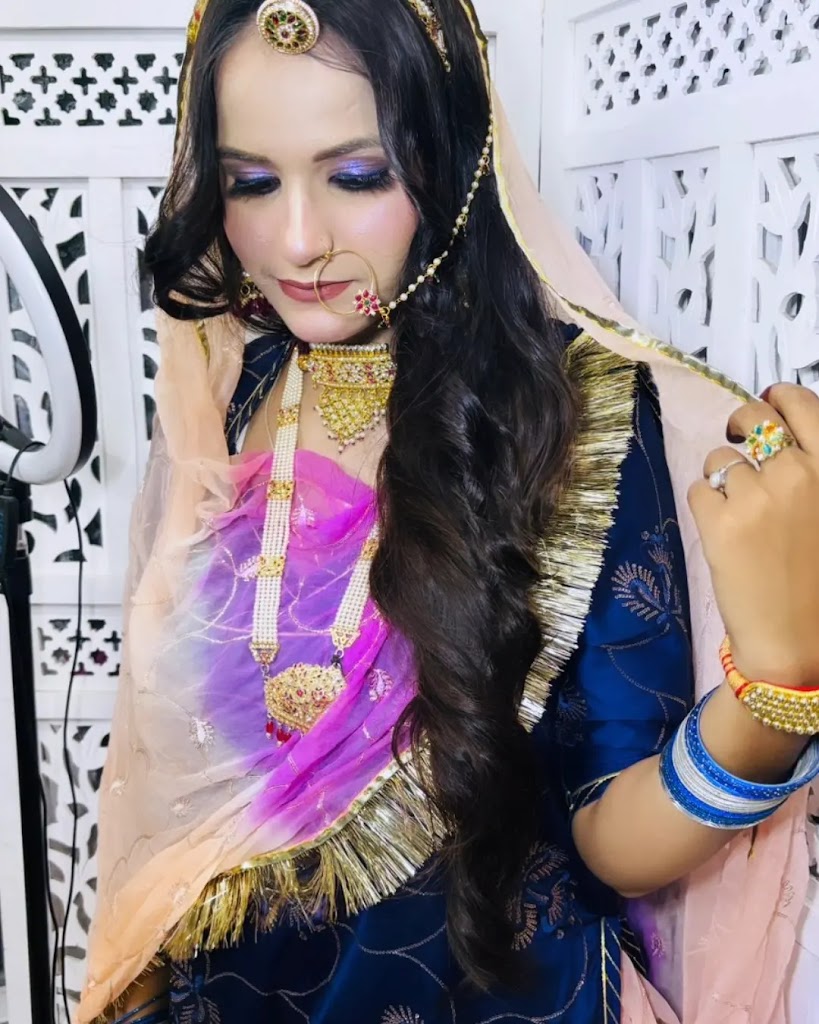 R Glam Up Beauty Parlour