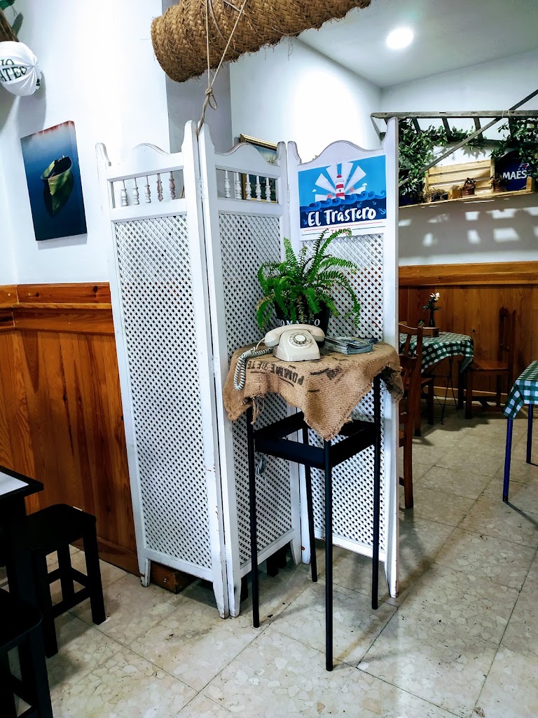 El Trastero Tapas — Ambiente